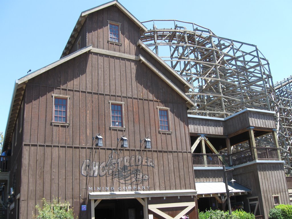 Knott's Berry Farm's GhostRider Roller Coaster by jmb, 7-4-'09 by jmbarbossa