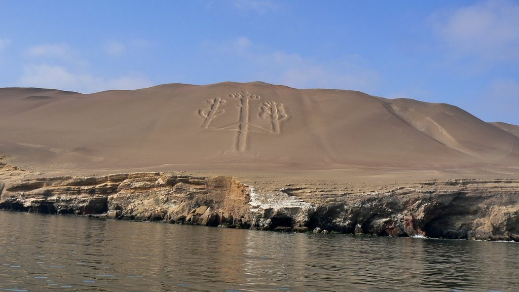 El Candelabro. Pisco, Peru. by Nicola e Pina Peru