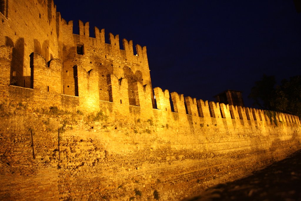 Verona - Castelvecchio by Pietro Guadagnini