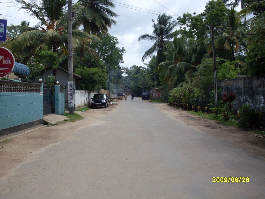 Sirimangala Road by HIRU NANAYAKKARA