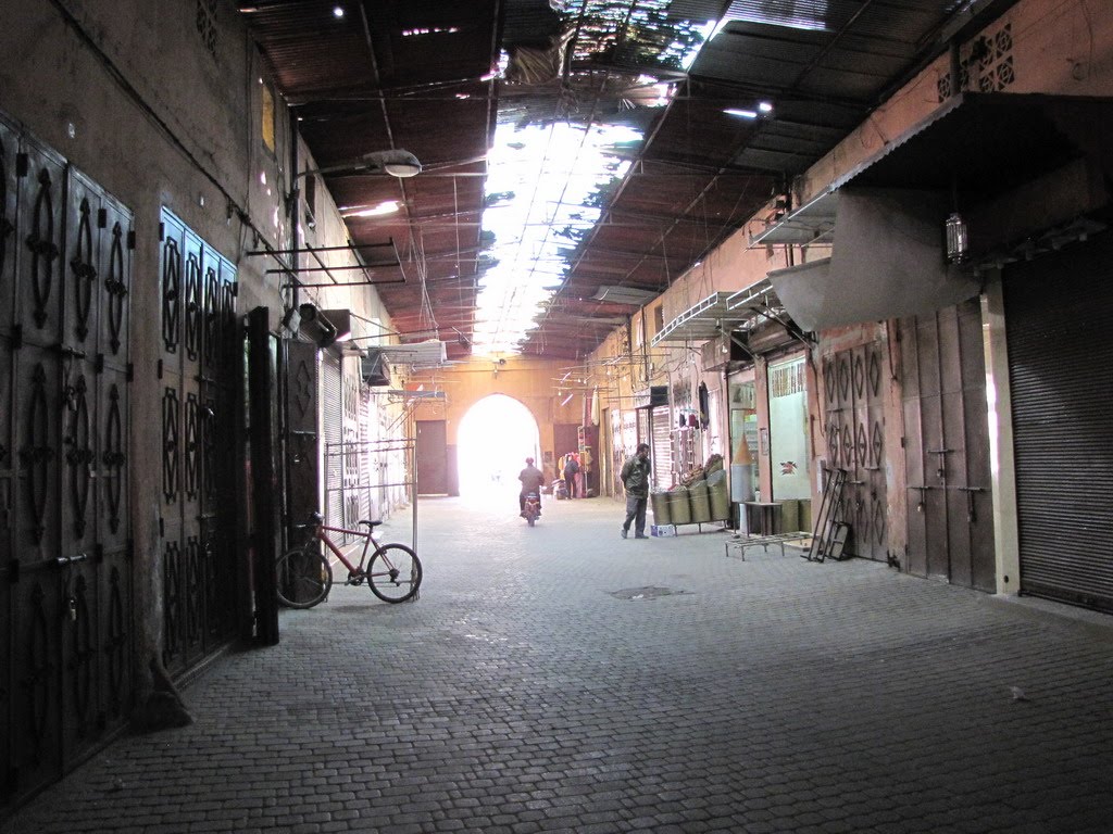 The market and the antique Jewish Quarter, Marrakech, Morocco by ‫יוסף אבן כסף‬‎