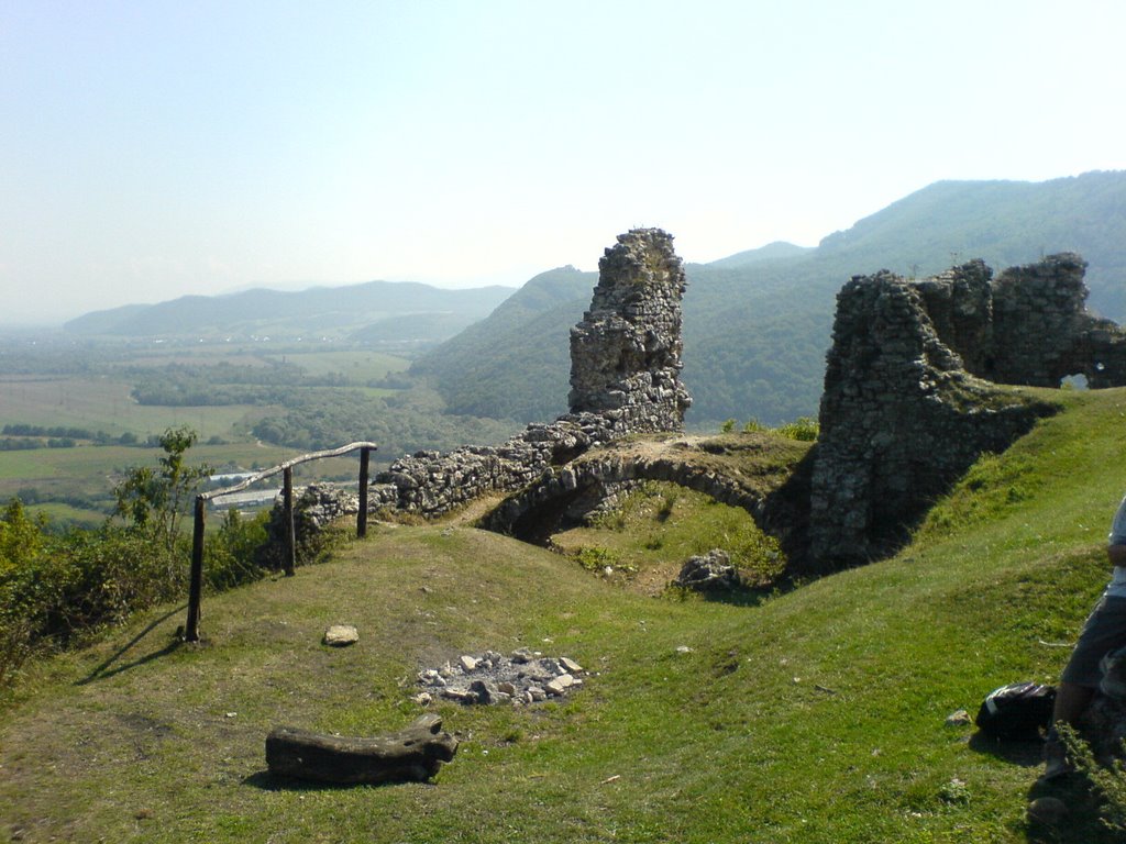 Brekovský hrad by Daniel Kontuľ