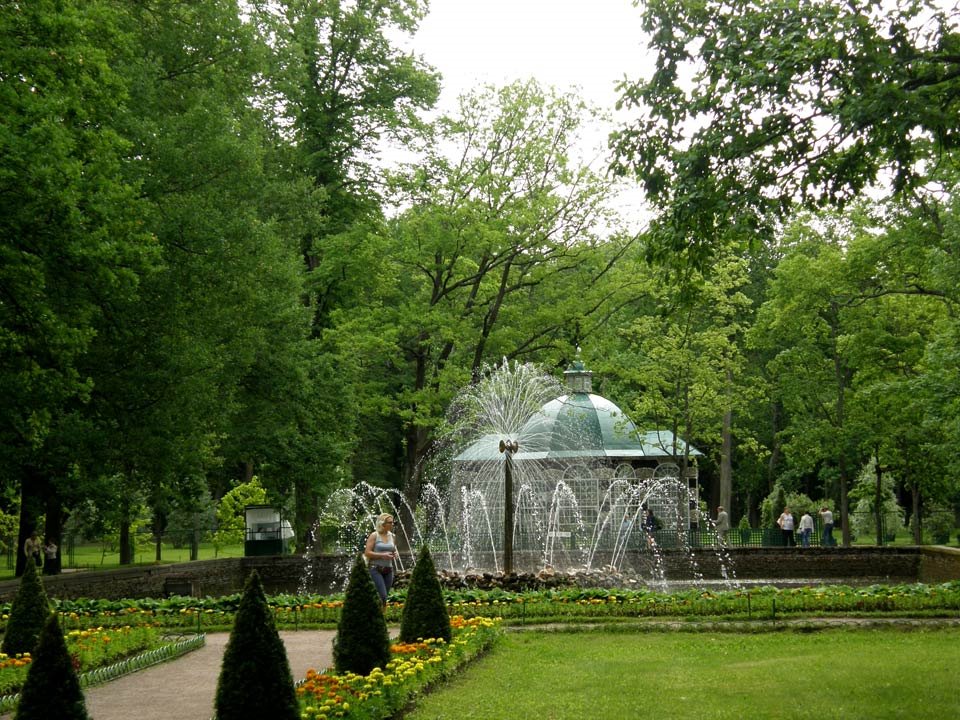 Jardines de Peterhof by Franciscovies