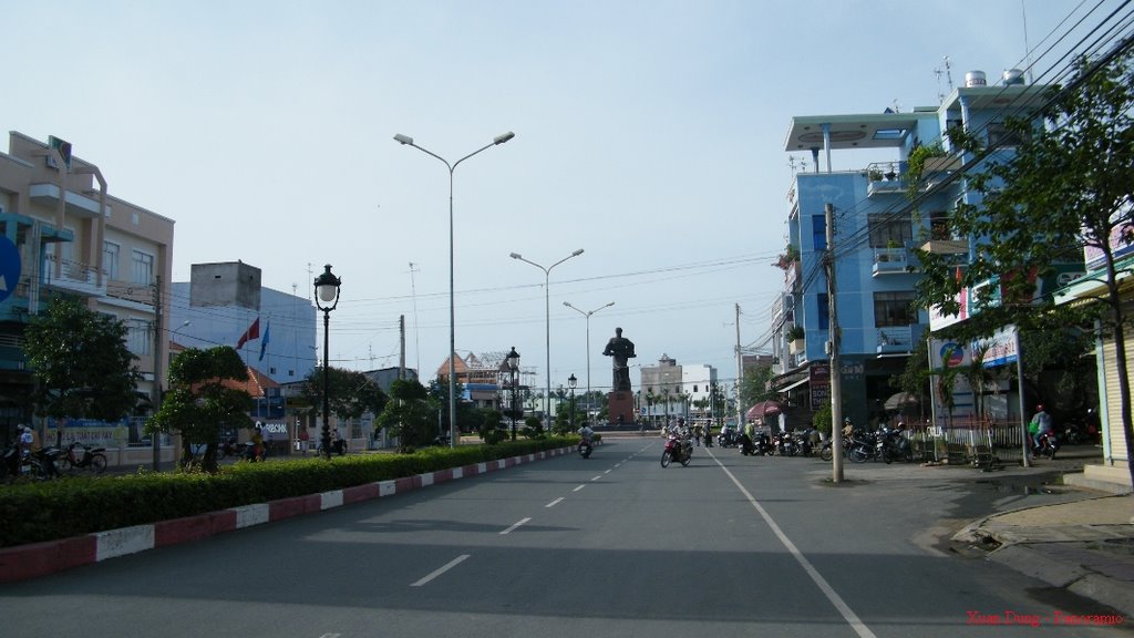 Nguyễn Huệ: Đường - Rue – Street by XuanDung.Bui