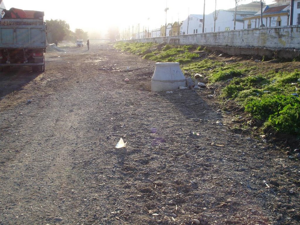 Pozo de saneamiento situado en el margen derecho del tramo intermedio. by ALLPE Medio Ambiente