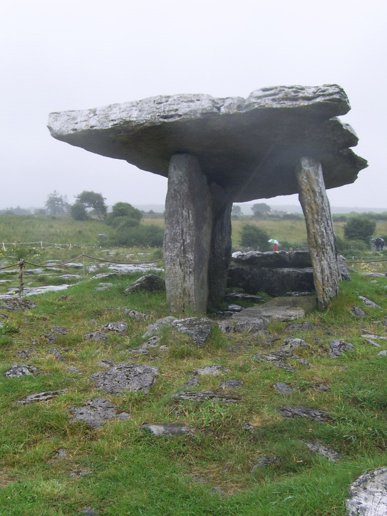 The Burren, Poulnabrone dolmen by fabiolah