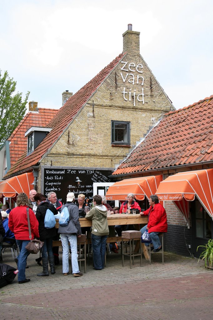 Zee van Tijd, Nes, Ameland, Friesland, Nederland by Hans Sterkendries