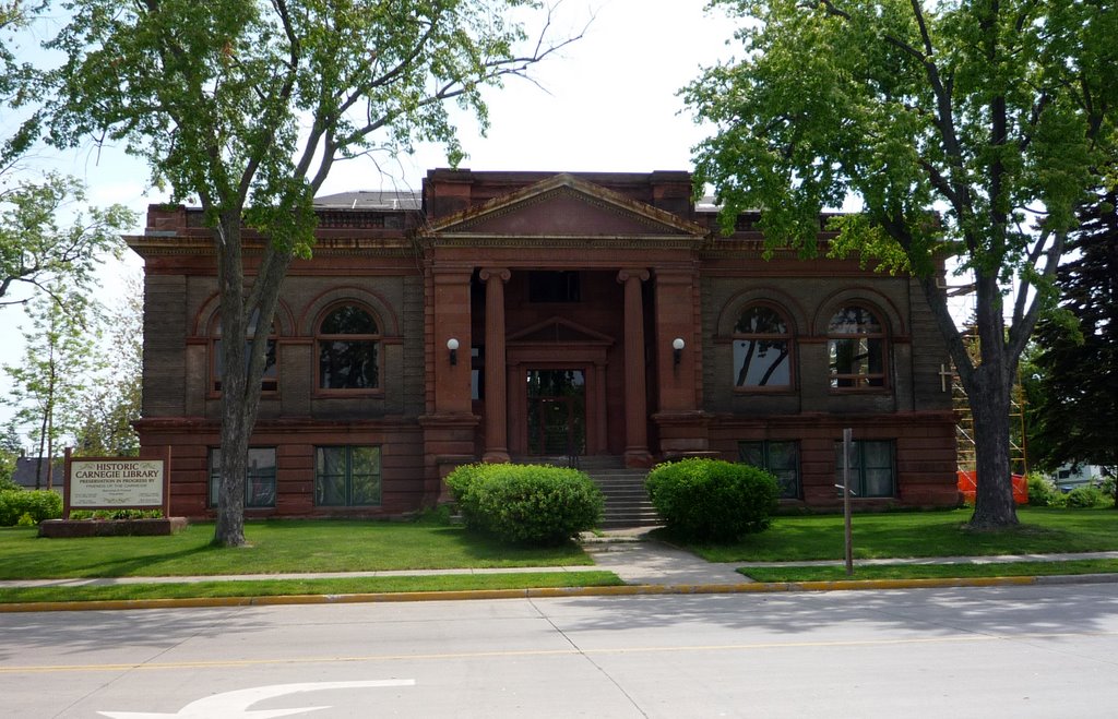 Carnegie Library by BobakUSC