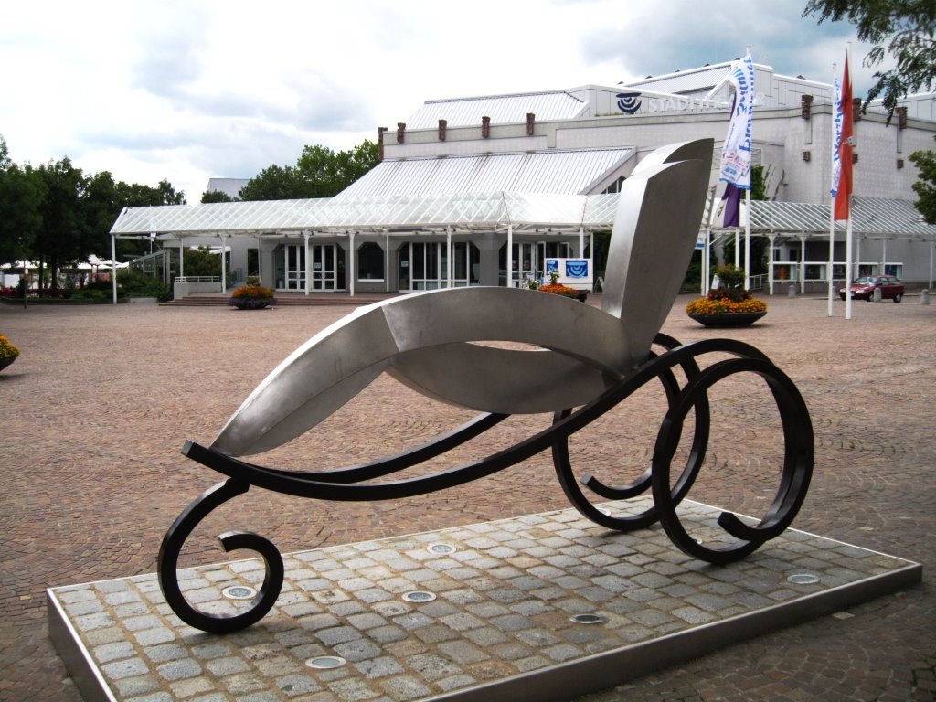 Bertha Benz - Denkmal vor dem Stadttheater by Tobias Laible