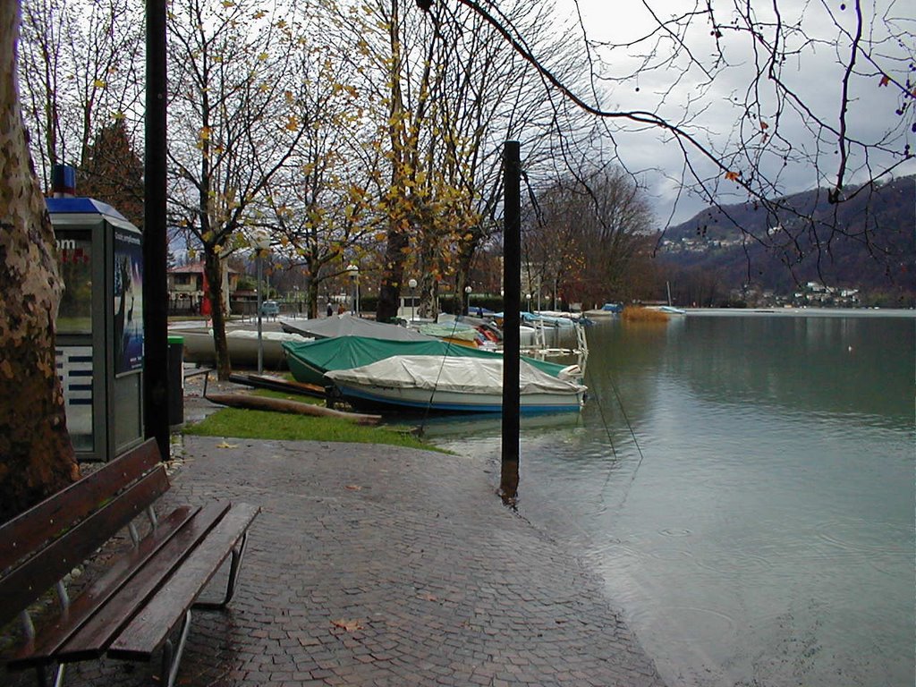 Piazza Lago 2002 by Antonelloa