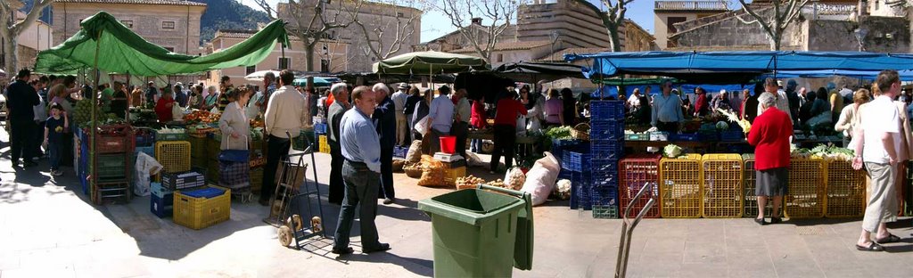 Market in Pollenza, Mallorca, Spain by Frank Schoelzel