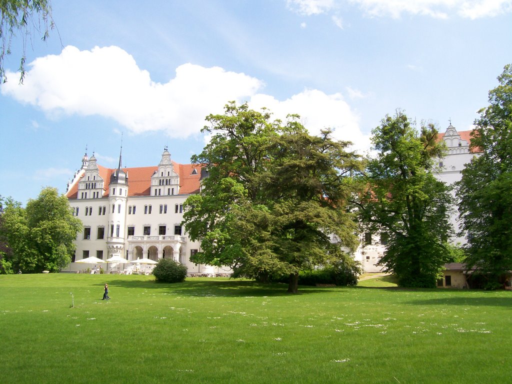 Germany_Brandenburg Country_Uckermark_Boitzenburg_Palace_100_3425.JPG by George Charleston