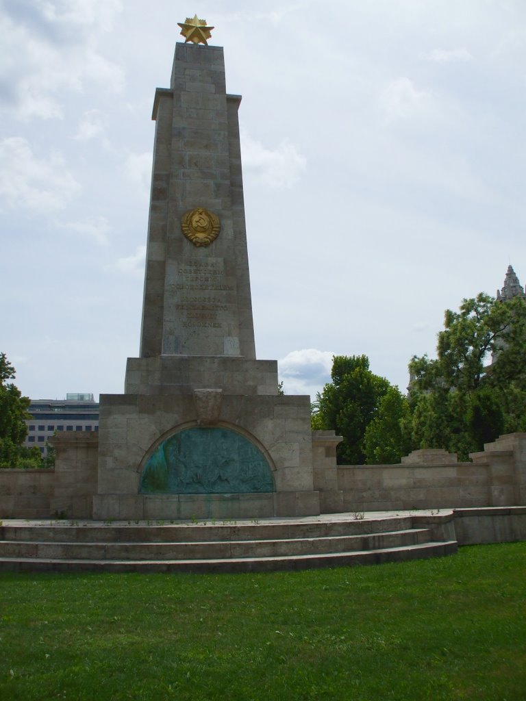 Budapest, V. kerület, Szabadság téri szovjet emlékmű, 2009 július 11-én by Vastalicska