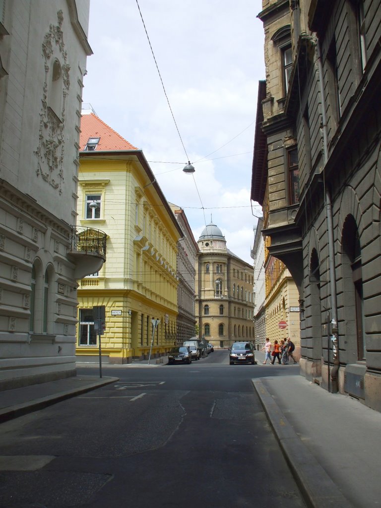 Budapest, V. kerület, Vadász utca-Kálmán Imre utca sarok, 2009 július 11-én by Vastalicska