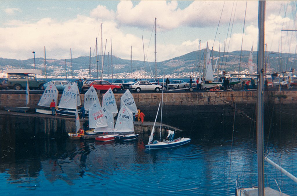 Regatas en Vigo (1987) by Teresa Alvarez