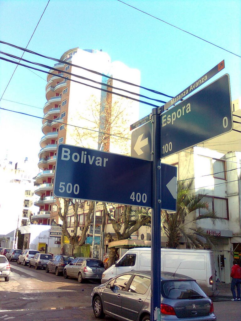 Esquina Bolivar y Espora by fburtin