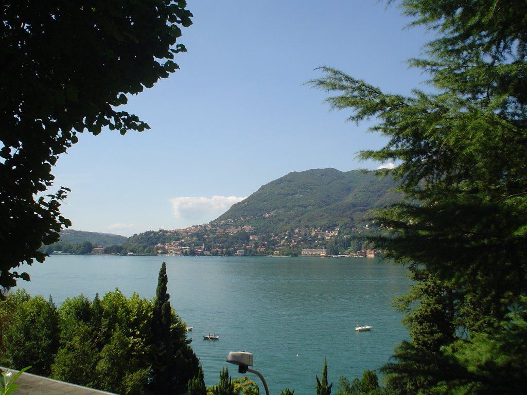 Lago de Como by Dino Padilha