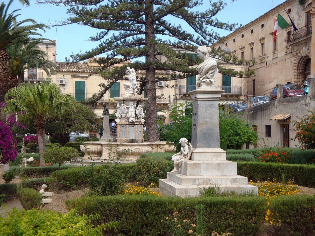 Sicilia. Noto, Fontana di Ércoli by cesarcriado