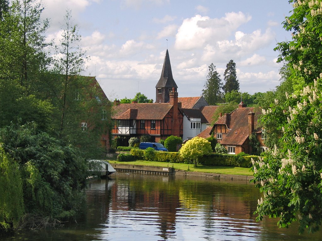 Whitchurch, across the Thames from Pangbourn by andrewsbrown