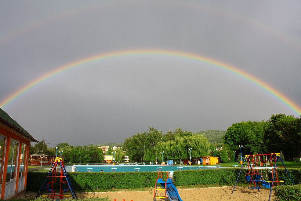 Tg.Mures - rainbow twins over the Weekend complex by jeffwarder