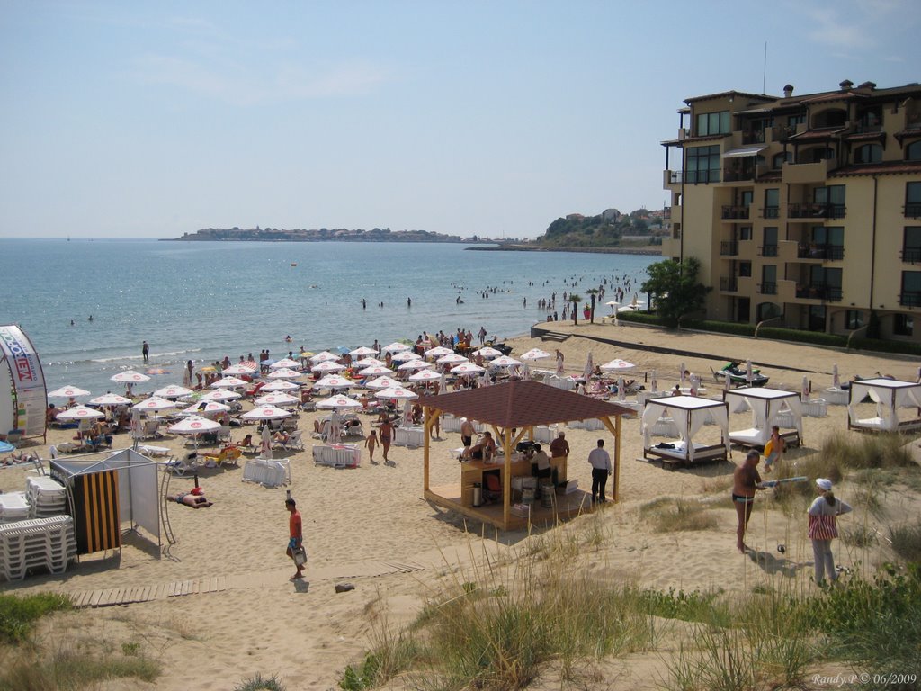 Strandabschnitt Hotel Imperial mit Strandbar; beach section with bar by Randy.P