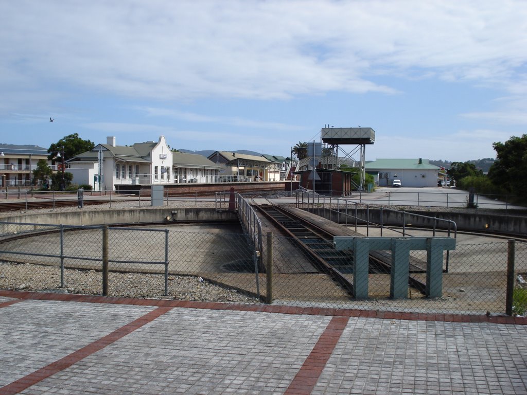 Turntable @ Knysna station by Elmendorp