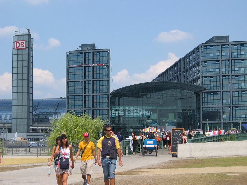 Berliner Hauptbahnhof by cmahony