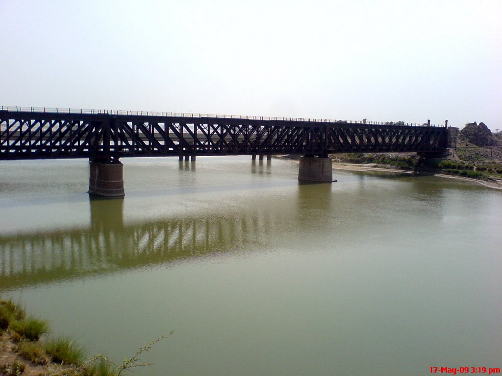 Old Chenab Bridge, Chiniot by Haq Nawaz (haqnawazs…