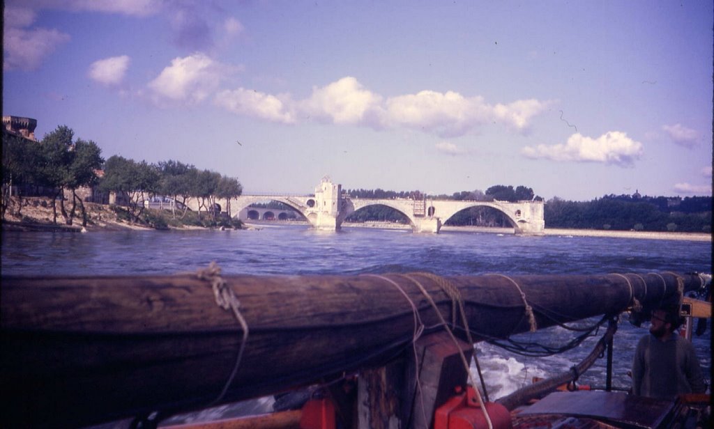 Pont d'Avignon 1967 by yorktyke