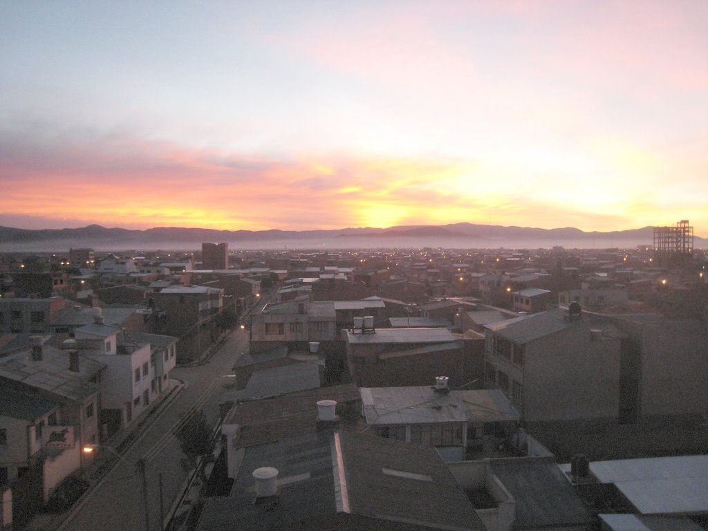 Atardeciendo en Oruro by Santi Wayne