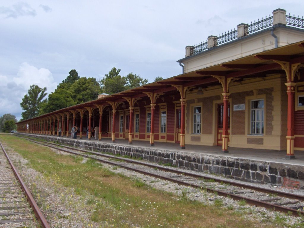 Haapsalu Train Station by santi bcn