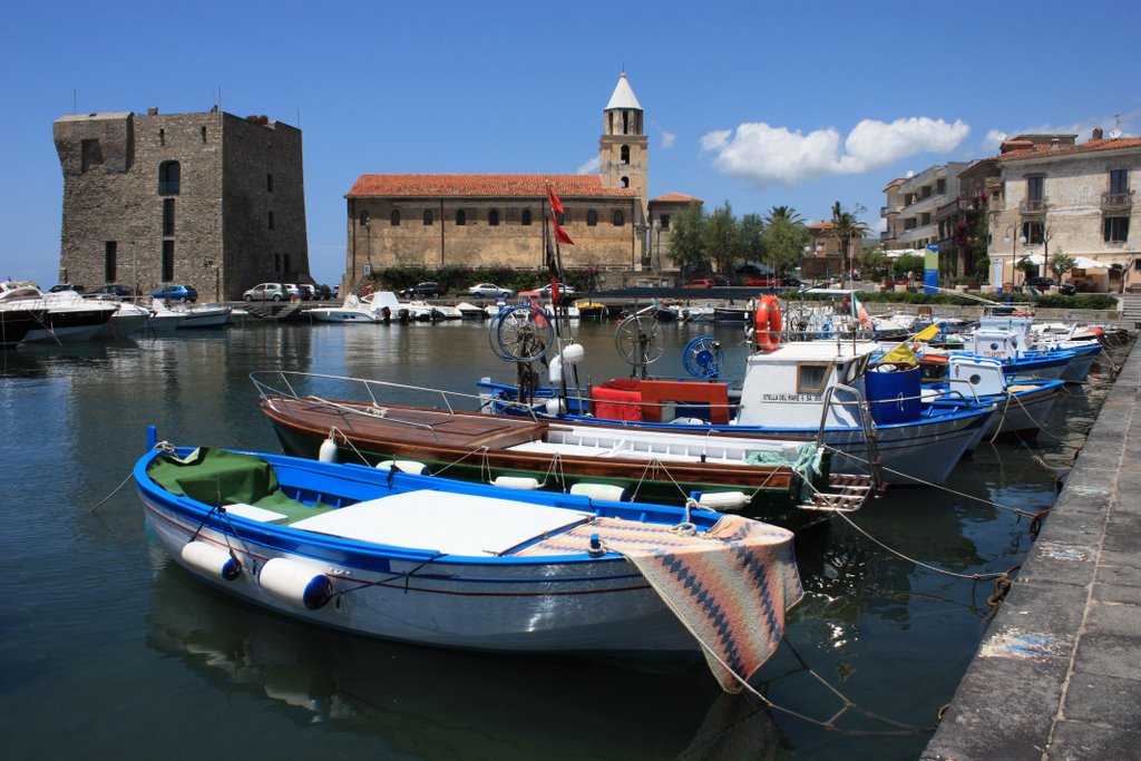 Acciaroli Harbour (fishing boats) by Simone Avossa