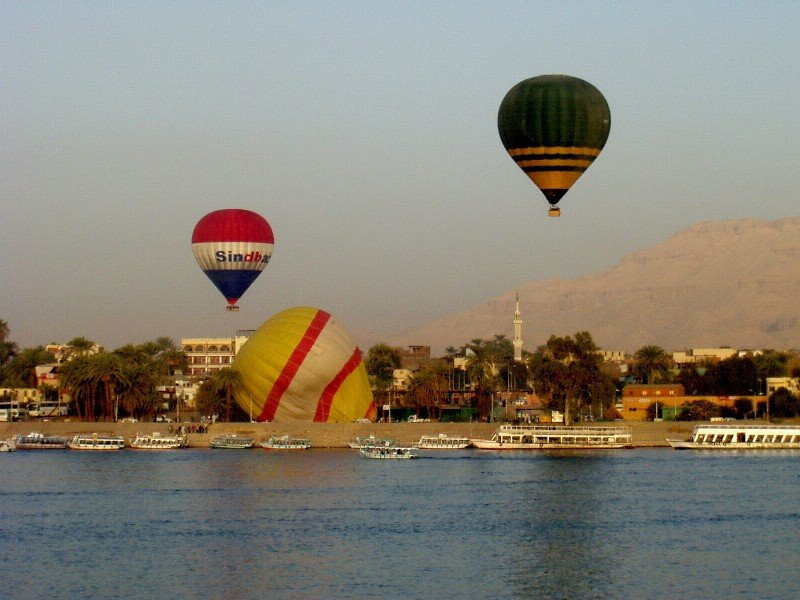 Balloons at Gezira, West Bank, Luxor, Jan 2007 by panoramiopix