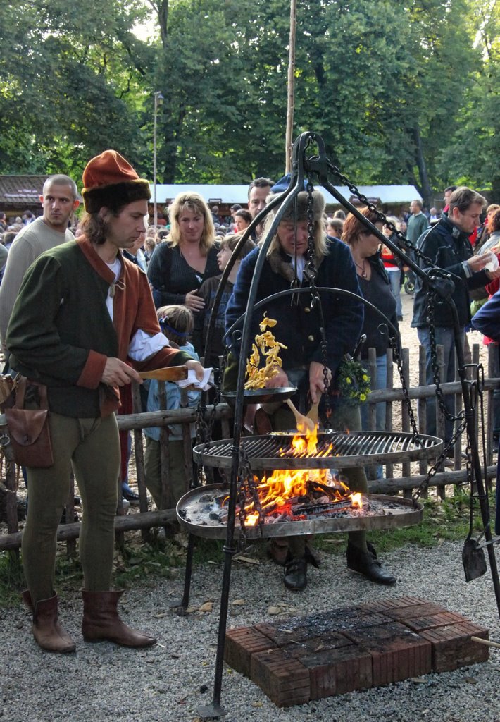 Kaiserschmarrn a la 1475, Zehrplatz, Landshut by Landshuter Hochzeit