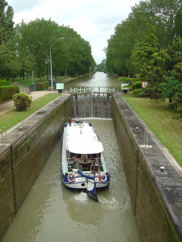 Ecluse Neuilly-sur-Marne by Marco Hoogendoorn