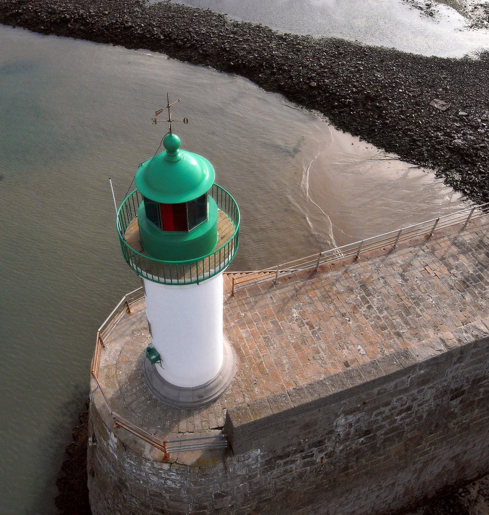 Phare de Diélette by Fanny .P