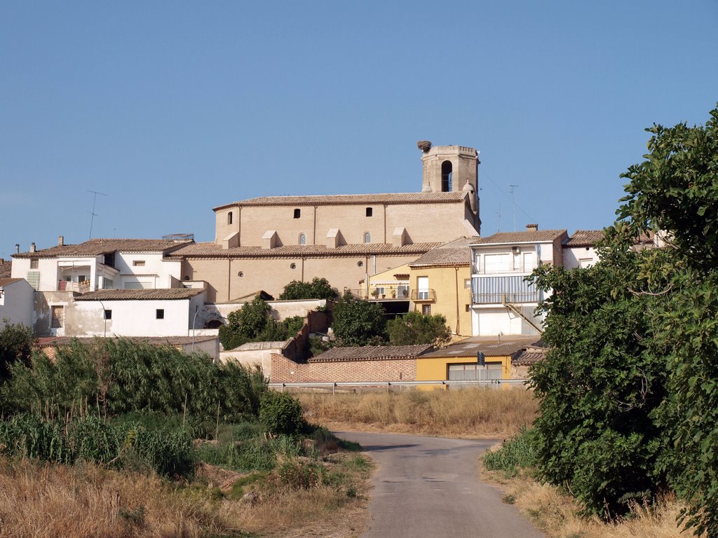 Iglesia desde el camino del río Cinca by belver