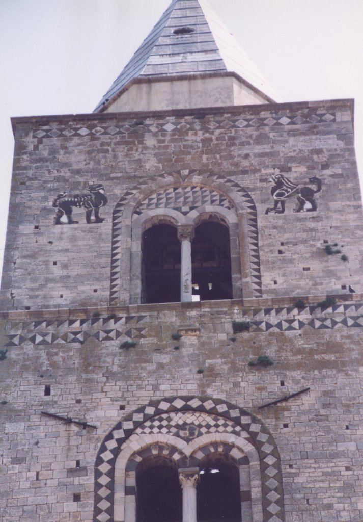 Melfi: Cattedrale, campanile by enrico massaro