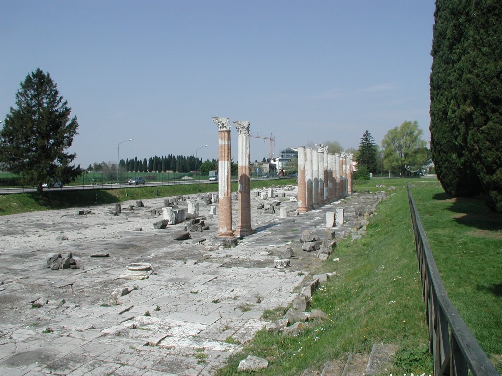 Aquileia, Foro by DanielvanW