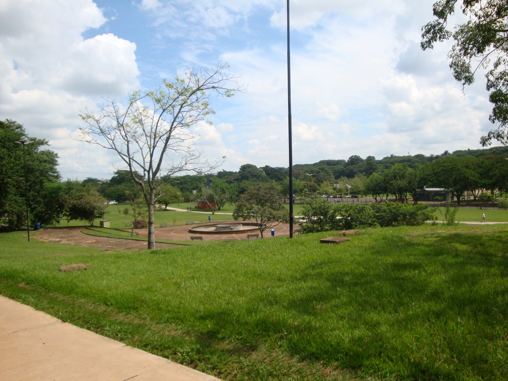 Área de lazer Parque da Rua do Porto-Piracicaba-S.Paulo-Brasil by helio antunes do nascimento