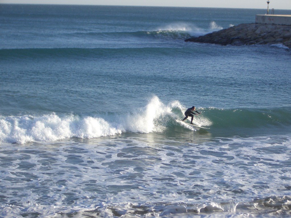 Surfing in Tarragona by Jose AG