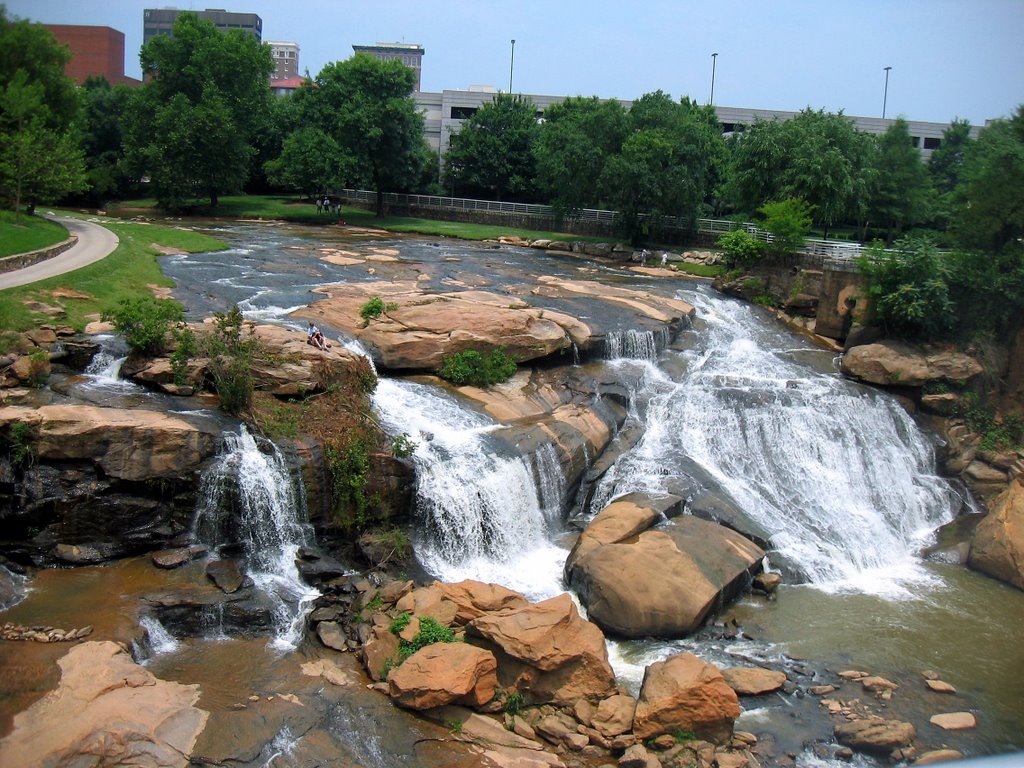 Reedy River Falls by rdayrit