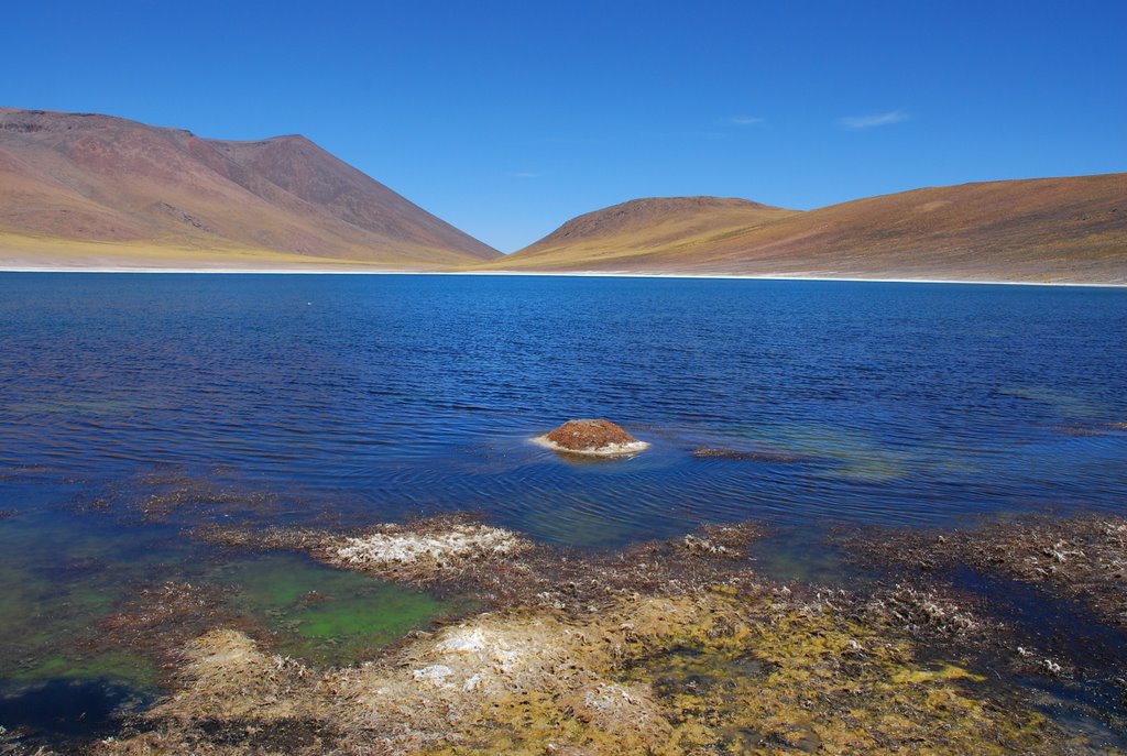 Laguna Miniques, Chile by russel.hayes