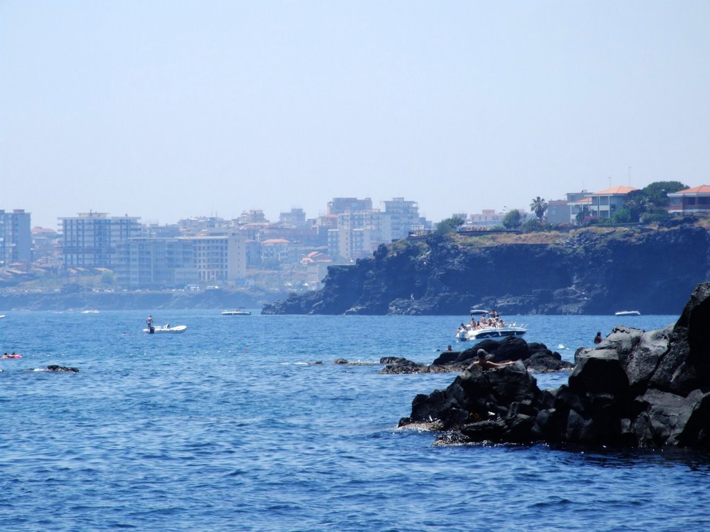 Scogliera Aci Castello-Sicilia-Italy-Castielli_CC0_HQ by gnuckx