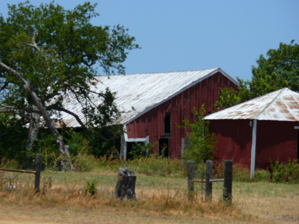 Old Barn, Round Rock, Texas by GaryTexas