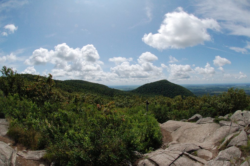 Mont-Saint-Hilaire, QC, Canada by Eric Marshall