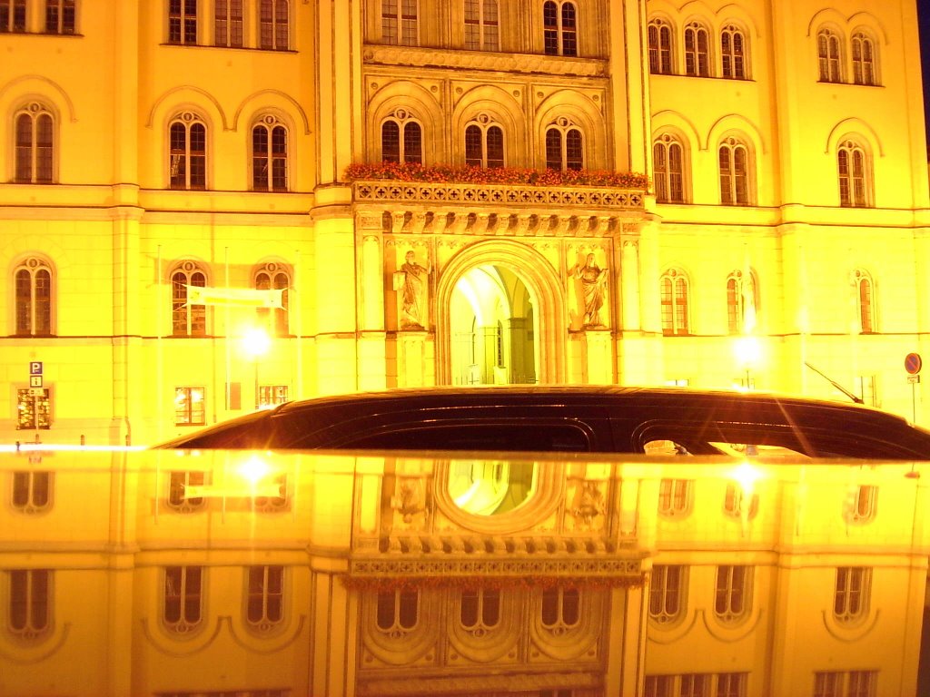 Rathaus in Zittau bei Nacht by Zoomer