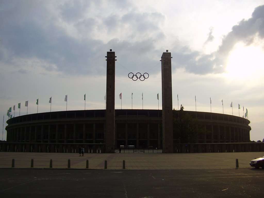 Das Olympiastadion in Berlin by Walid Lotfy 73