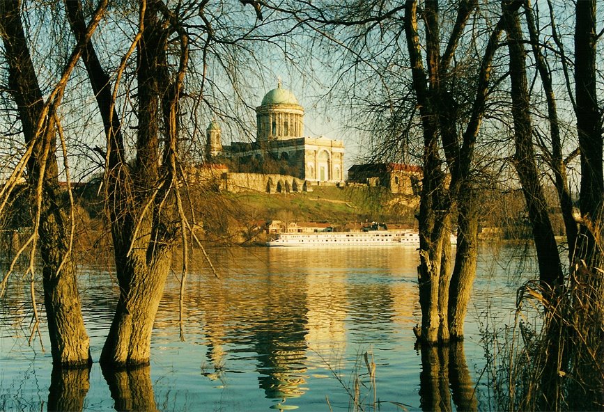 Esztergom from Štúrovo/Párkány, January 1st, 2004 by bubibaci