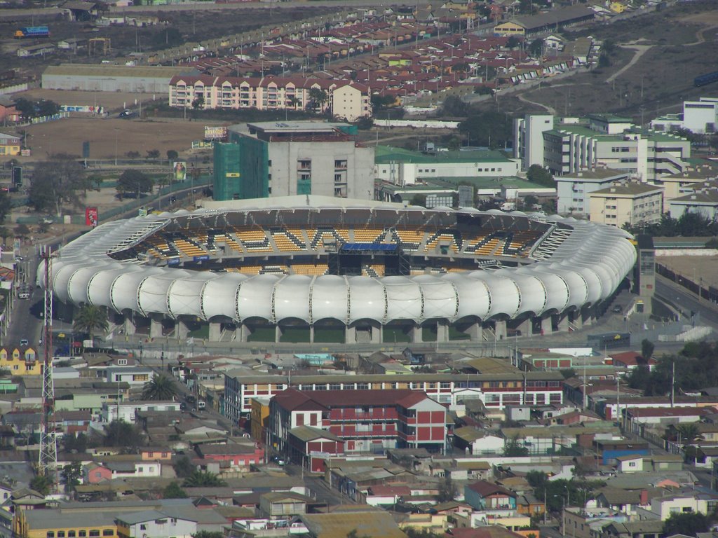 Estadio visto desde la Cruz by humanoterraqueo